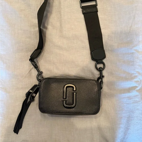 Marc Jacob’s Camera Bag - Picture 6 of 8